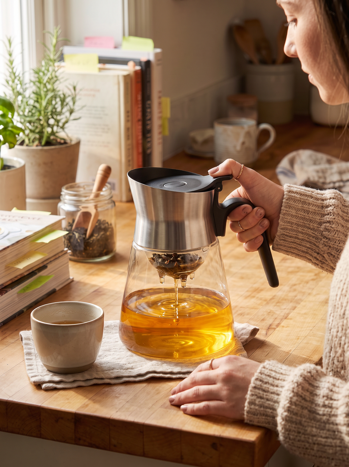 Glass Teapot lifestyle image 2