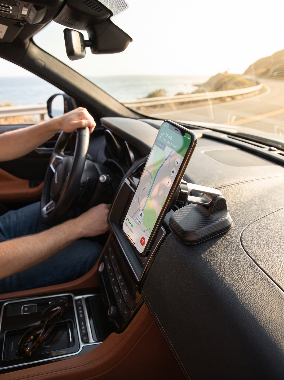 Car Phone Holder lifestyle image 2